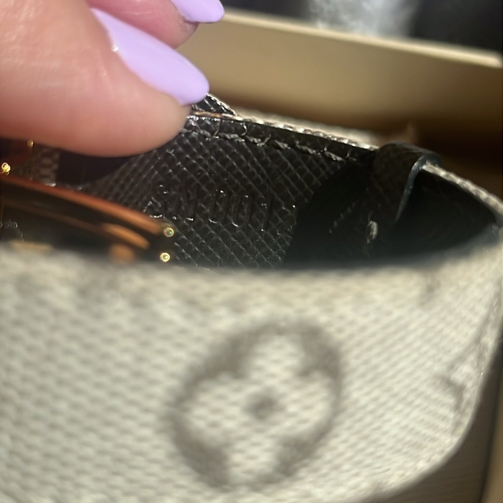 Louis Vuitton Good Luck Bracelet - Picture 8 of 8